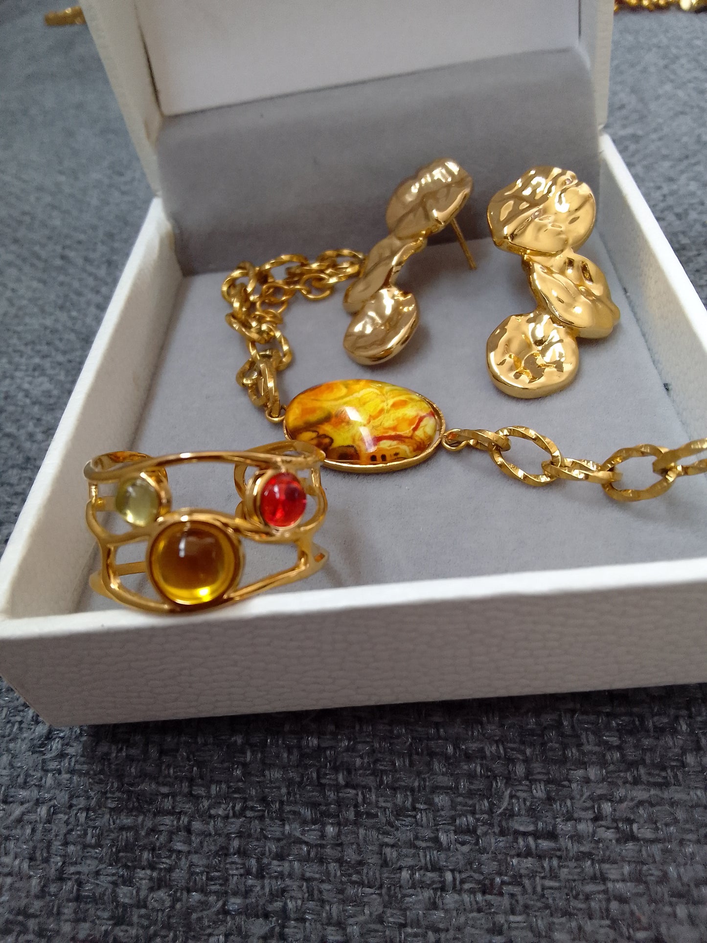 Oriental Box*